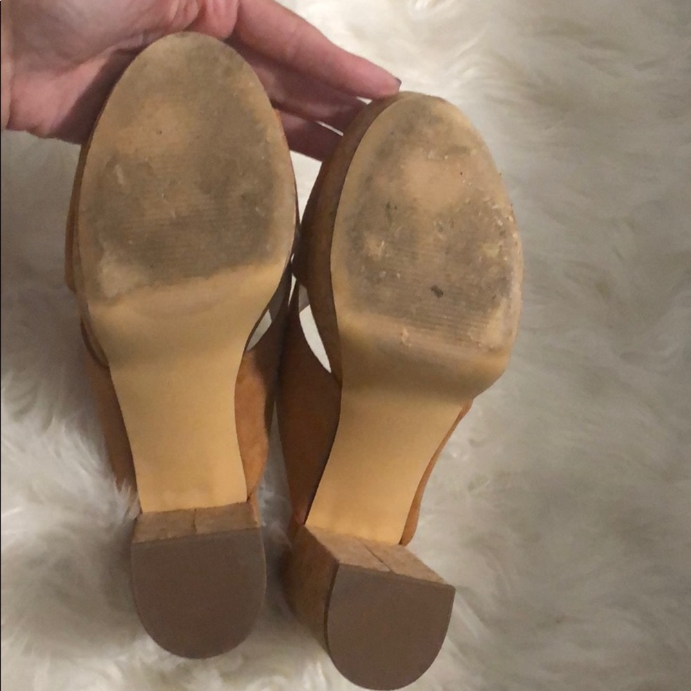 Lulu’s heels - Picture 3 of 6